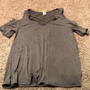 Cold shoulder shift top